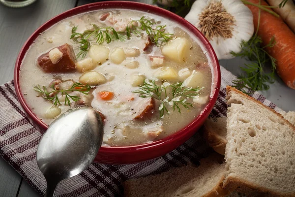 Sopa agria hecha de harina de centeno —  Fotos de Stock