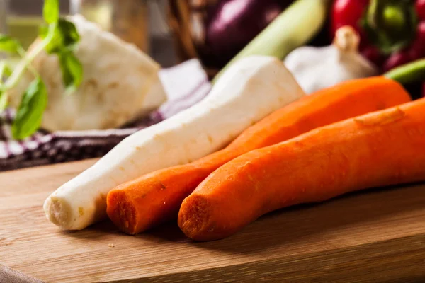 Fresh vegetables: carrots and parsley — Stock Photo, Image