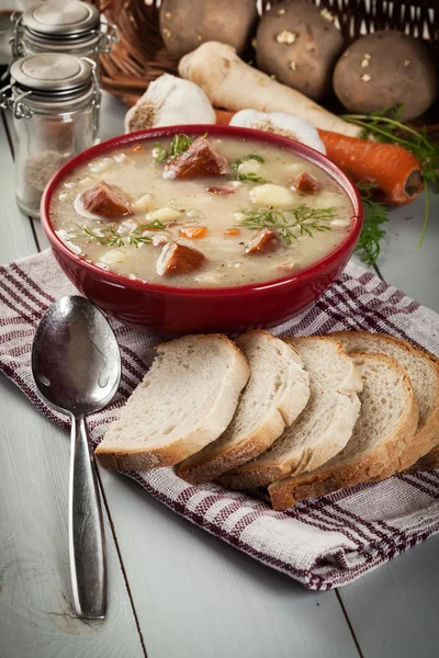 Кислый суп из ржаной муки — стоковое фото