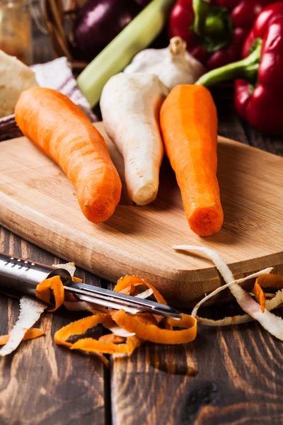 Verduras frescas: zanahorias y perejil — Foto de Stock