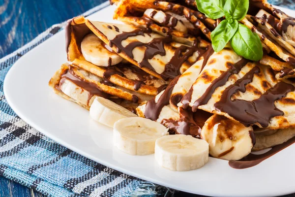 Crêpes à la banane et crème au chocolat — Photo