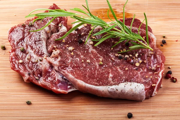 Råbiff från nötkött — Stockfoto