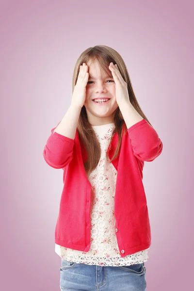 Carino bambina giocare peek-a-boo — Foto Stock