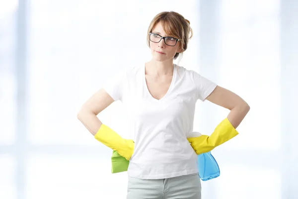 Frau wirkt überwältigt — Stockfoto