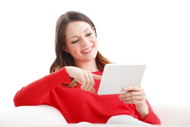 dijital tablet kullanan kadın
