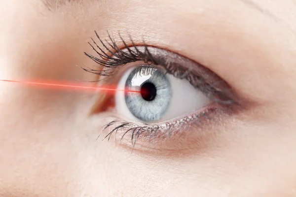 Medizinische Laserbehandlung — Stockfoto