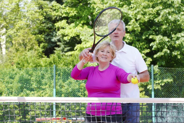 Man ger tennis lektion — Stockfoto