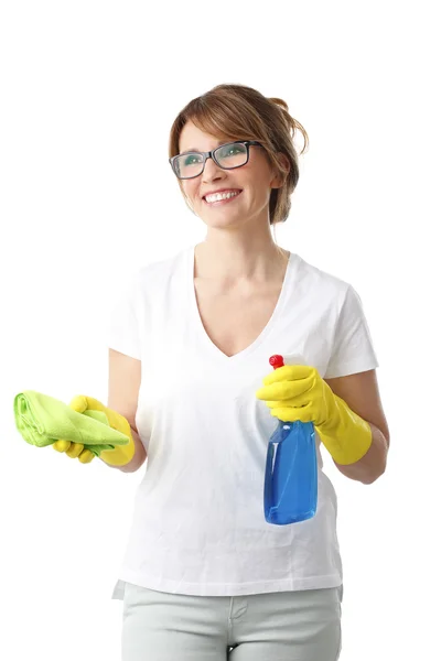 Mulher segurando produtos de limpeza — Fotografia de Stock