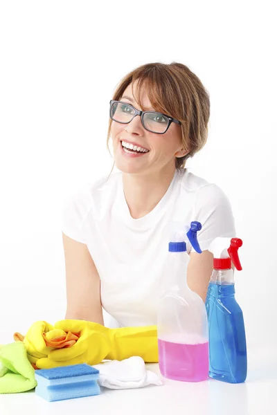 Ama de llaves con productos más limpios — Foto de Stock