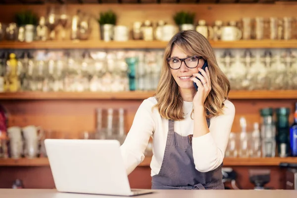 Confident Mature Small Cafe Owner Businesswoman Standing Counter Using Laptop — Stock Photo, Image