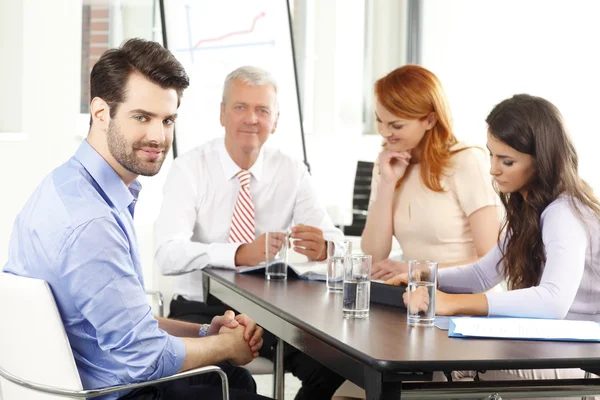 Zakenmensen op vergadering — Stockfoto