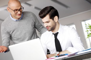 Broker üst düzey işadamı ile çalışma