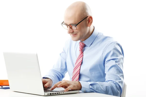 Zakenman met laptop — Stockfoto