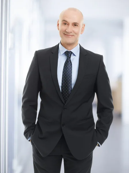 Lawyer standing at office — Stock Photo, Image