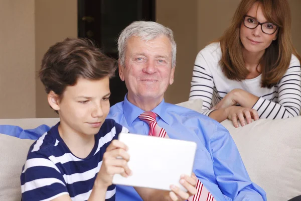 Adolescente prendendo autoritratto — Foto Stock