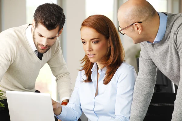 Executive businesswoman with sales men — Stock Photo, Image