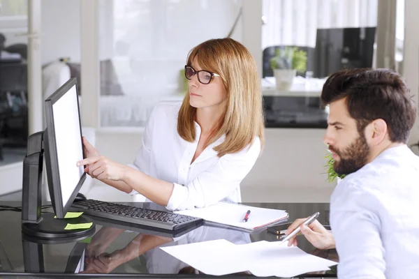 Business people consulting at office — Stock Photo, Image