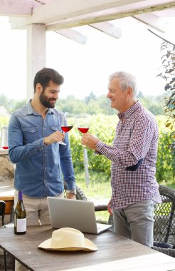 Winemaker ve üst düzey sommelier kızartma