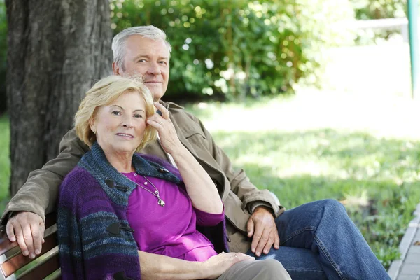 Senior couple smiling — Stock Photo, Image