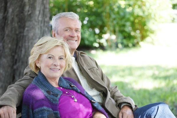 Senior couple smiling — Stock Photo, Image