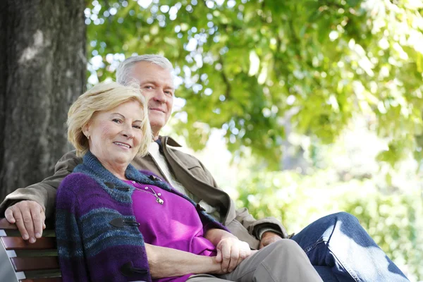 Senior couple smiling — Stock Photo, Image