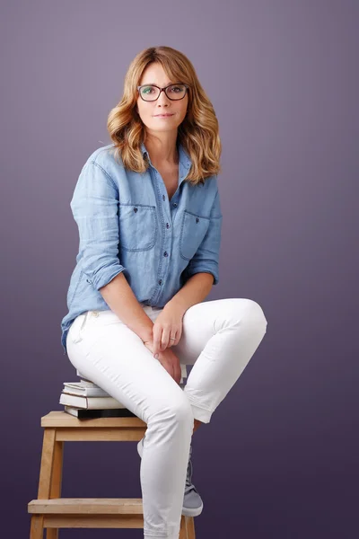 Professional creative woman sitting — Stockfoto