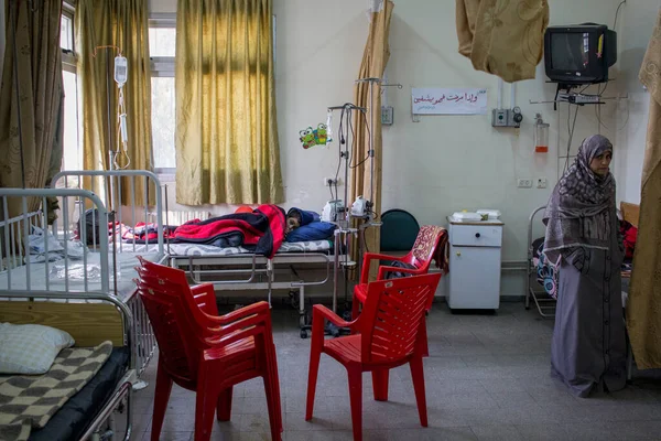 Strefa Gazy: Szpital Rantisi w Gazie, jedyny oddział onkologii dziecięcej w Strefie Gazy — Zdjęcie stockowe