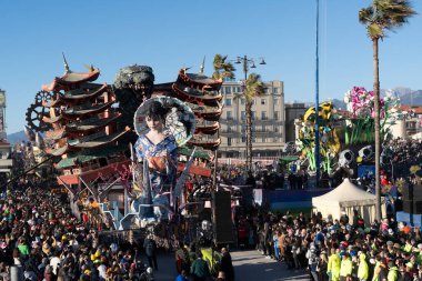 Viareggio Karnavalı 2026, Carlo e Lorenzo Lombardi 'nin birinci sınıf şamandırası 