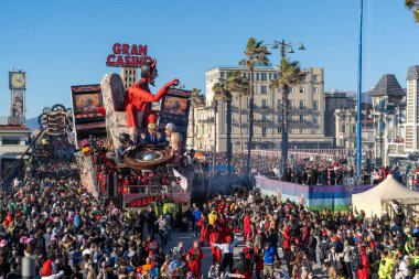 Viareggio Karnavalı 2026, Lebigre ve Roger 'ın birinci sınıf şamandırası 