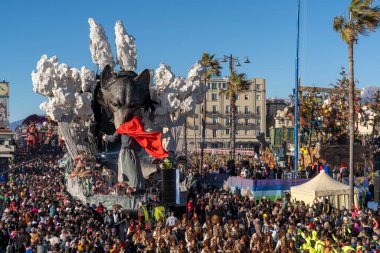 Viareggio Karnavalı 2026, Luca Bertozzi 'nin birinci sınıf şamandırası 