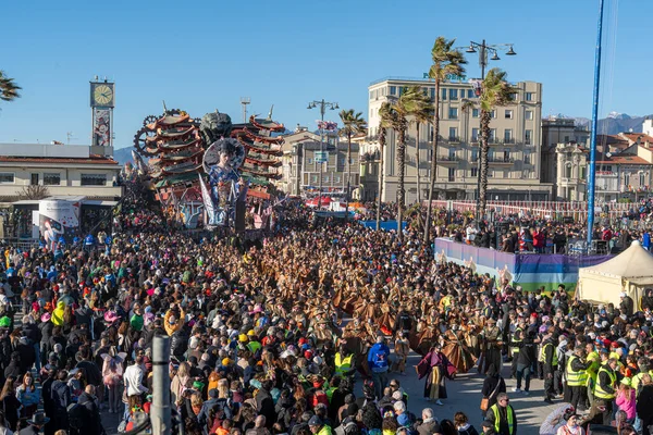 Viareggio Karnavalı 2026, Carlo e Lorenzo Lombardi 'nin birinci sınıf şamandırası 