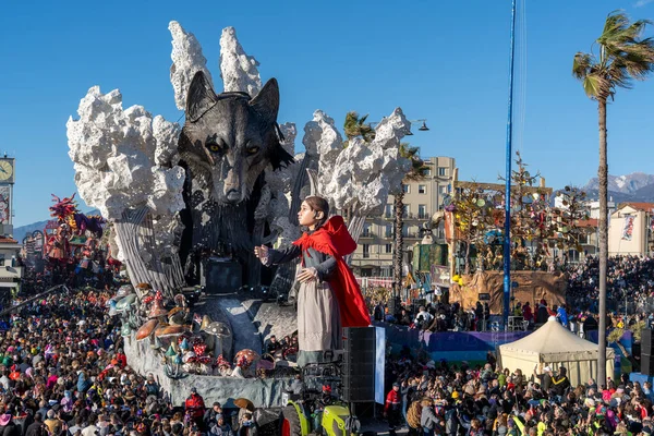 Viareggio Karnavalı 2026, Luca Bertozzi 'nin birinci sınıf şamandırası 