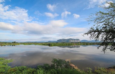 Tayland 'da Puphaman' ın taze sabah manzarası, doğal aşk için yerel seyahat yeri.
