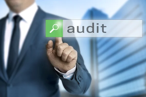 Audit browser è gestito da uomo d'affari — Foto Stock