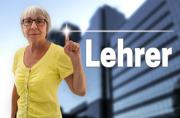 Lehrer (a német tanár) touchscreen látható idősebb nő — Stock Fotó