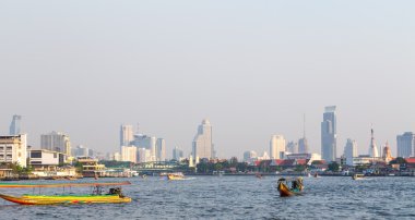 Bangkok Chao Phraya Nehri manzarası