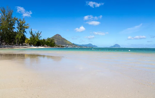 Beach, Flic en flac Tourelle du Tamarin Mauritius bakan