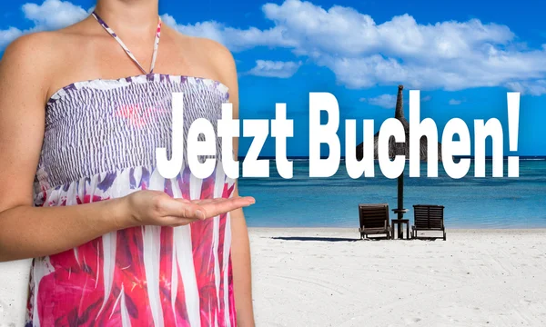Jetzt buchen (şimdi Alman kitapta) kavramı kadın tarafından sunulan — Stok fotoğraf