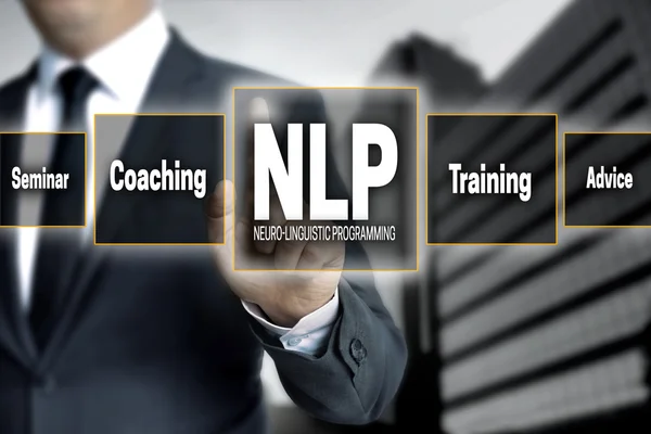NLP dokunmatik ekran işadamı tarafından işletilmektedir