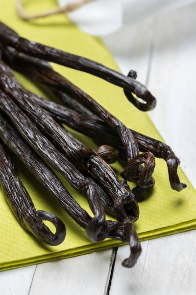 Vanilla Pods Green Napkin Wooden Background — Stock Photo, Image