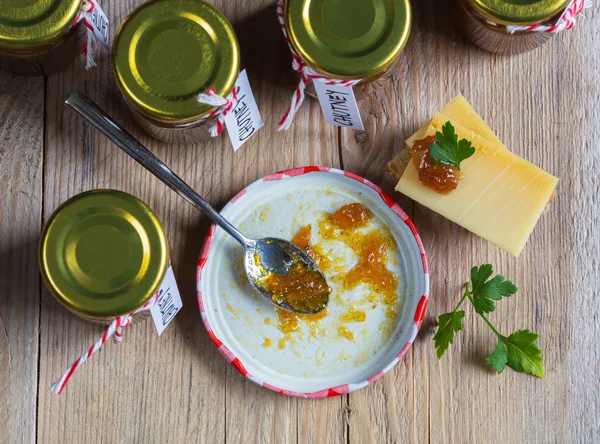 Onion pineapple chutney on rustic wood — Stock Photo, Image