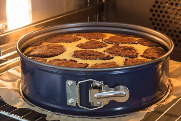 Ocağın içinde kek koparma Rusya ile yemek pişirme