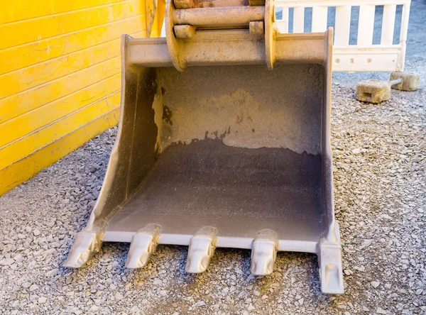 Scoop parked at a construction site — Stock Photo, Image