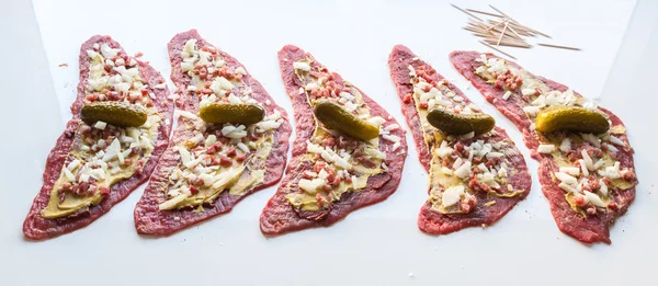 Involtini di manzo sono preparati e cucinati — Foto Stock