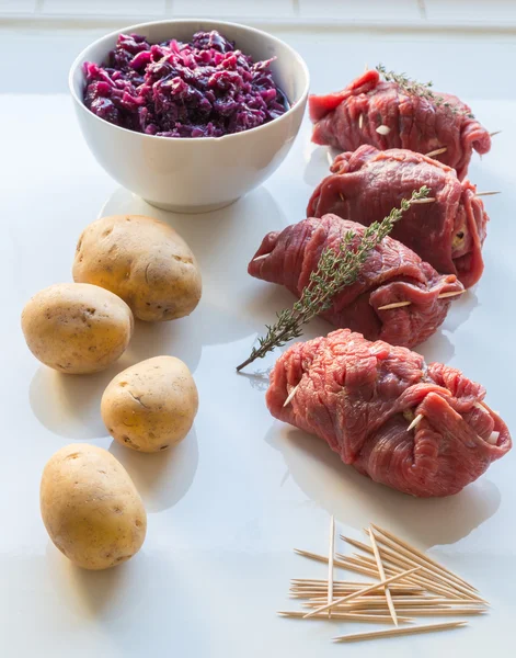 Beef roulades are prepared and cooked — Stock Photo, Image