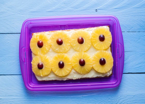 Hawaii with pineapple slices on blue wood — Stock Photo, Image