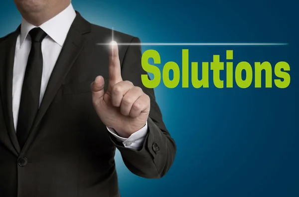 Lösningar touchscreen drivs av affärsman. — Stockfoto