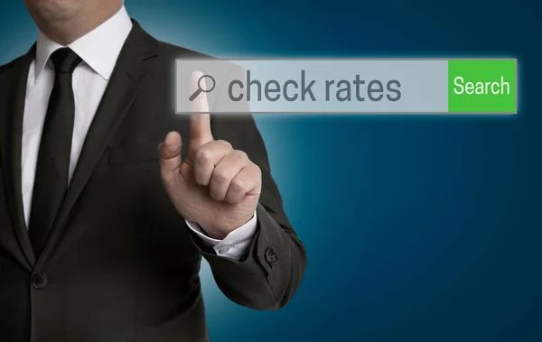 Check Rates navegador de internet é operado pelo homem de negócios — Fotografia de Stock