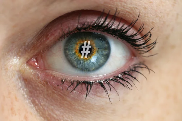 瞳孔概念でハッシュタグの目 — ストック写真