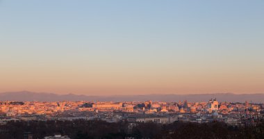 Roma gün batımında Gianicolo Panoraması